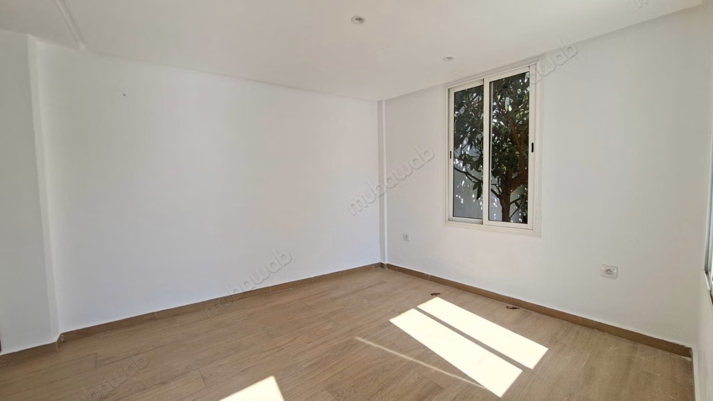 Alquiler de villa de alto standing en el Centro de Hassan. 4 hermosas habitaciones. Hermosa terraza y jardín