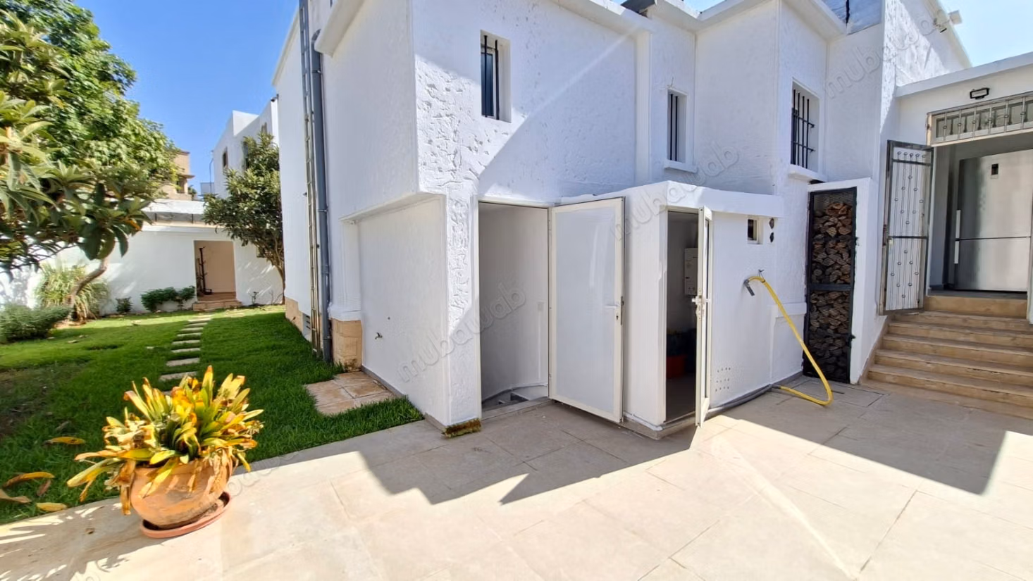 Alquiler de villa de alto standing en el Centro de Hassan. 4 hermosas habitaciones. Hermosa terraza y jardín