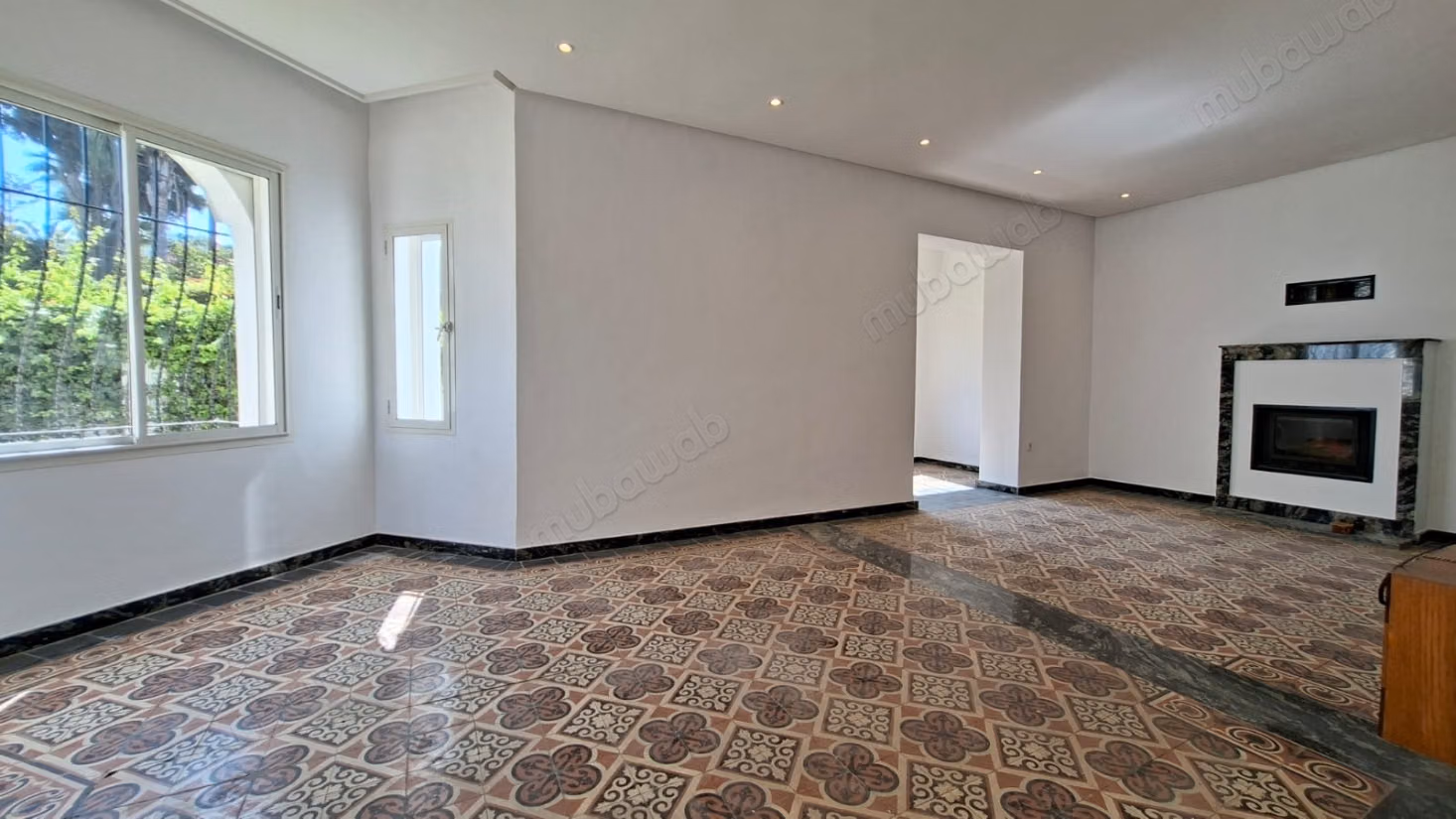 Alquiler de villa de alto standing en el Centro de Hassan. 4 hermosas habitaciones. Hermosa terraza y jardín