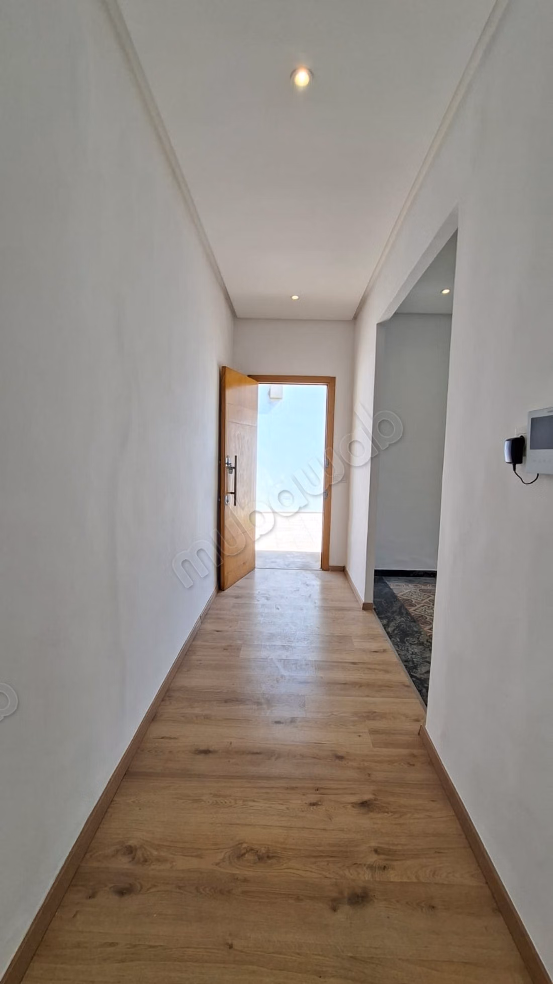 Alquiler de villa de alto standing en el Centro de Hassan. 4 hermosas habitaciones. Hermosa terraza y jardín