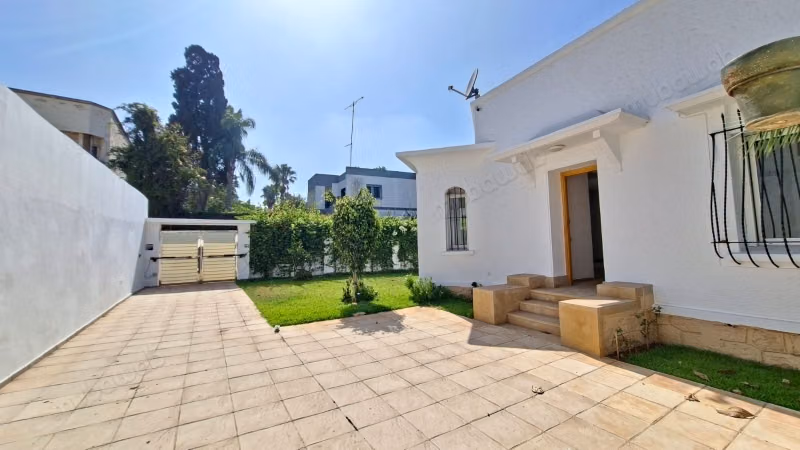 Huur villa van hoge kwaliteit in Hassan City Center. 4 mooie kamers. Mooie terras en tuin