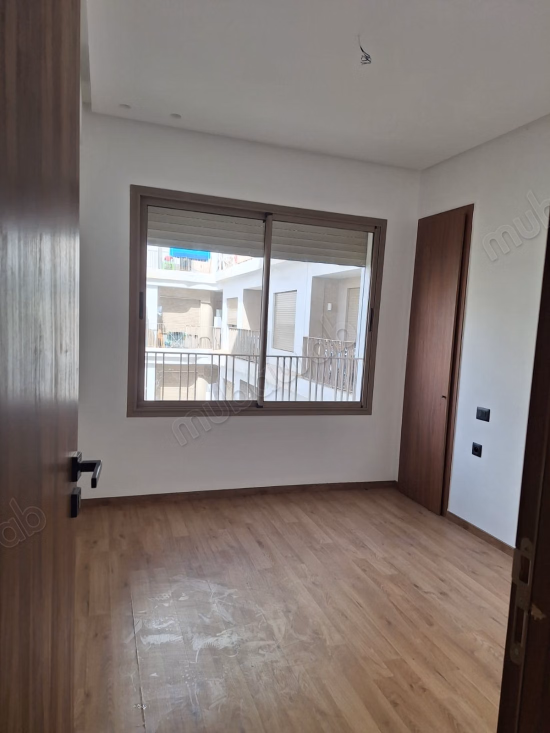 Empty apartment on bd TADDART