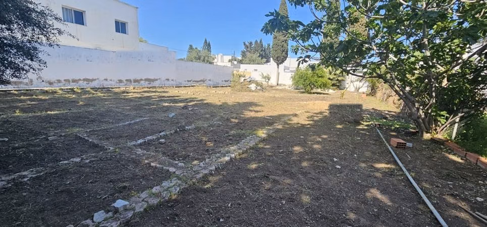 Terreno 831 m La Soukra 22 m Facciata, R2, Intestato