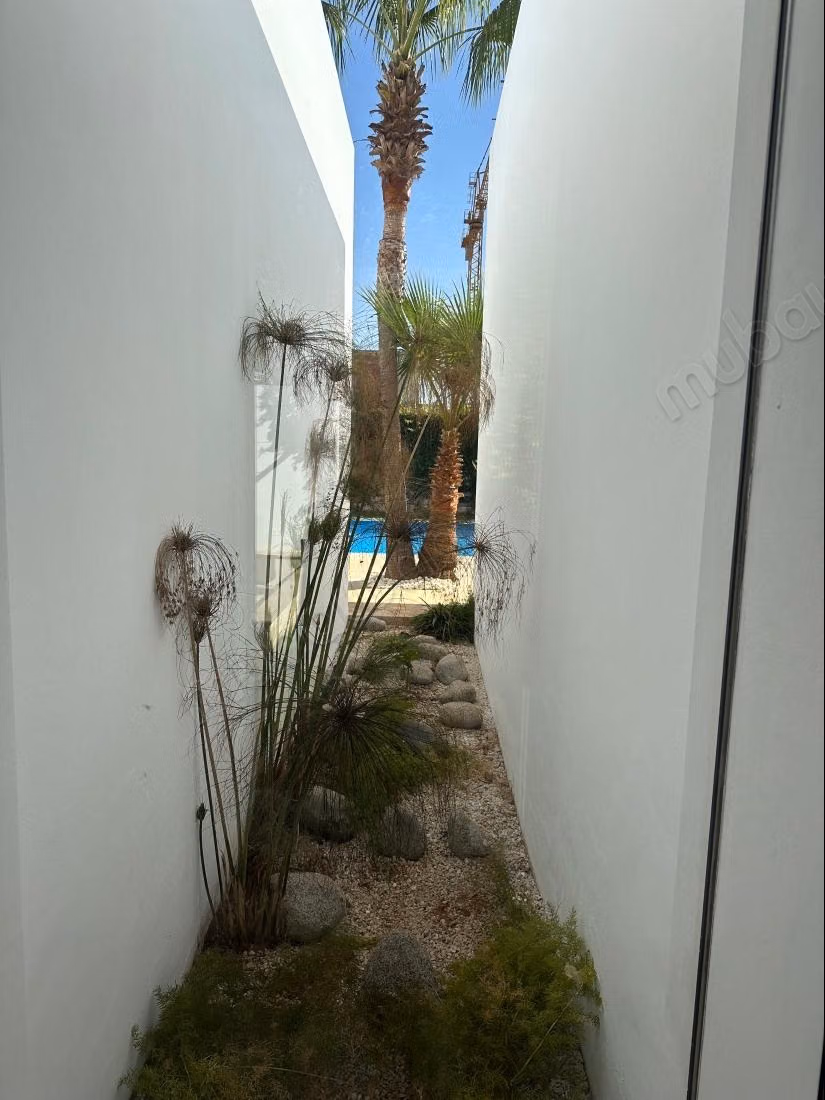 Luxury House for Sale in Souissi. 10 Spacious Rooms. Well Furnished