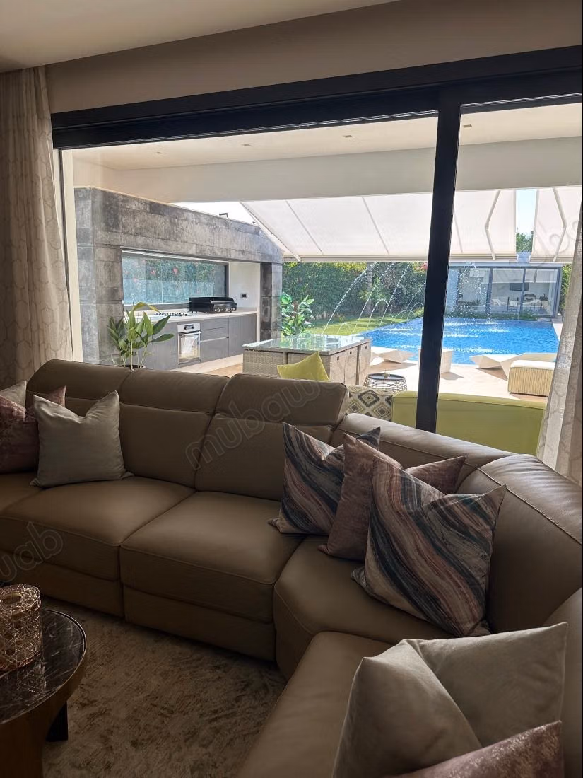 Luxury House for Sale in Souissi. 10 Spacious Rooms. Well Furnished