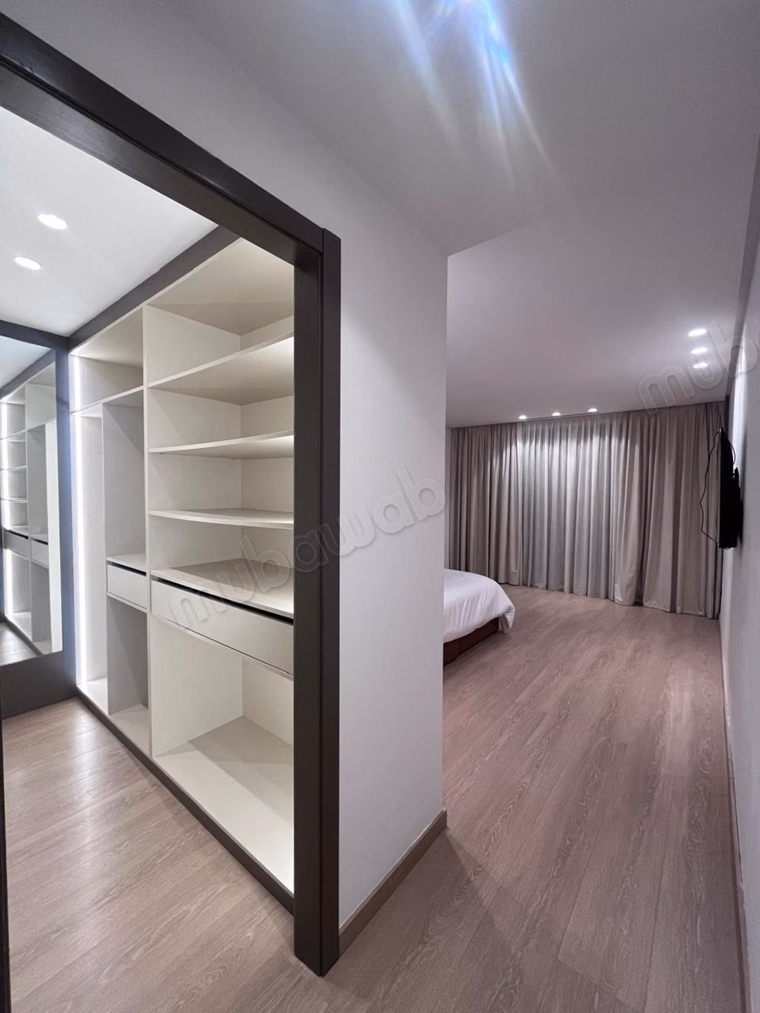 Bel appartement en location à Sania. Surface de 170 m². Bien meublé