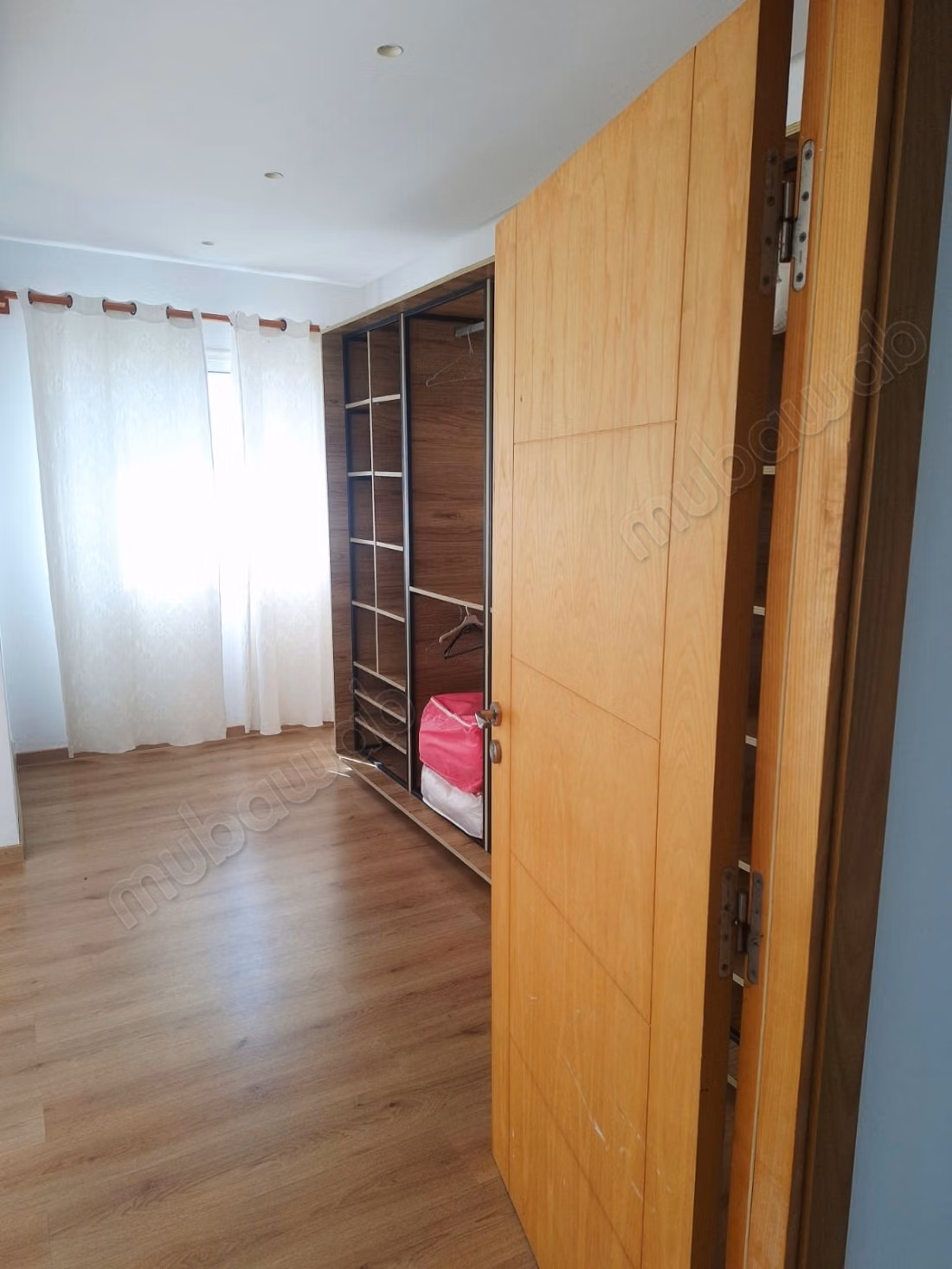 FOR RENT - Large apartment 175 m² - Top floor