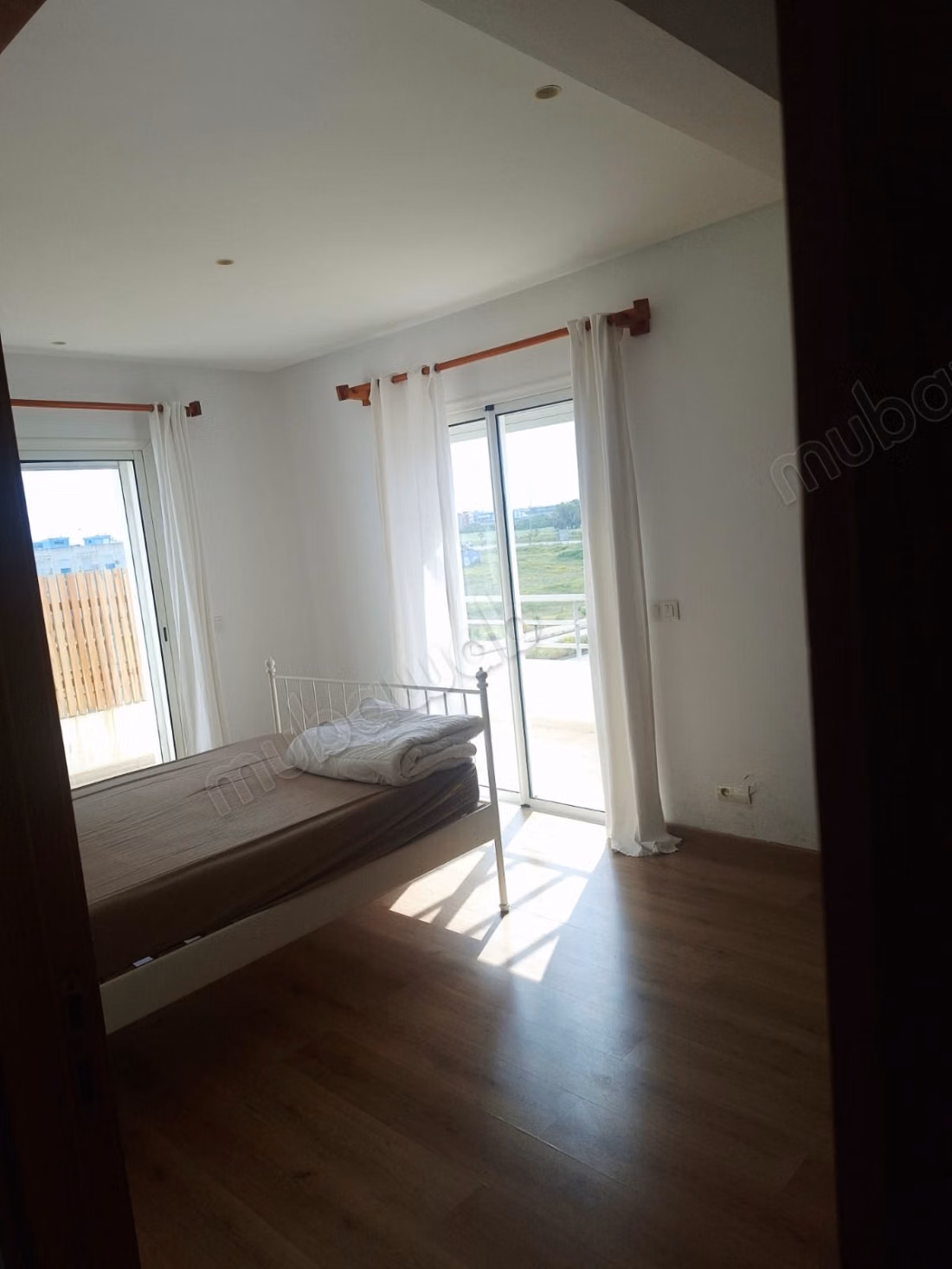 FOR RENT - Large apartment 175 m² - Top floor