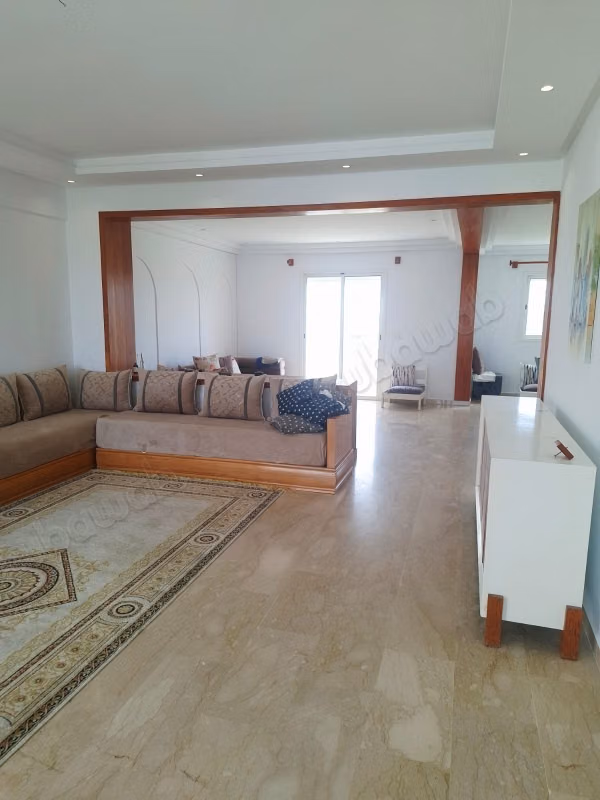 FOR RENT - Large apartment 175 m² - Top floor