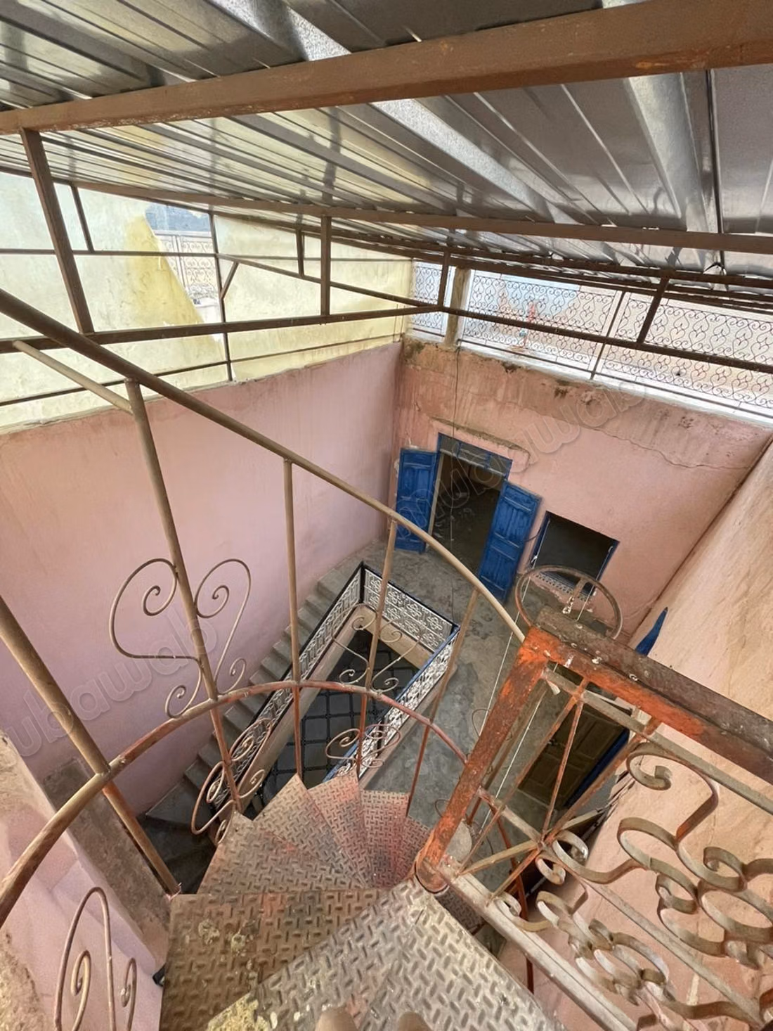 Riad with rooftop – 148 m² – 7 possible rooms – Medina, Zaouia