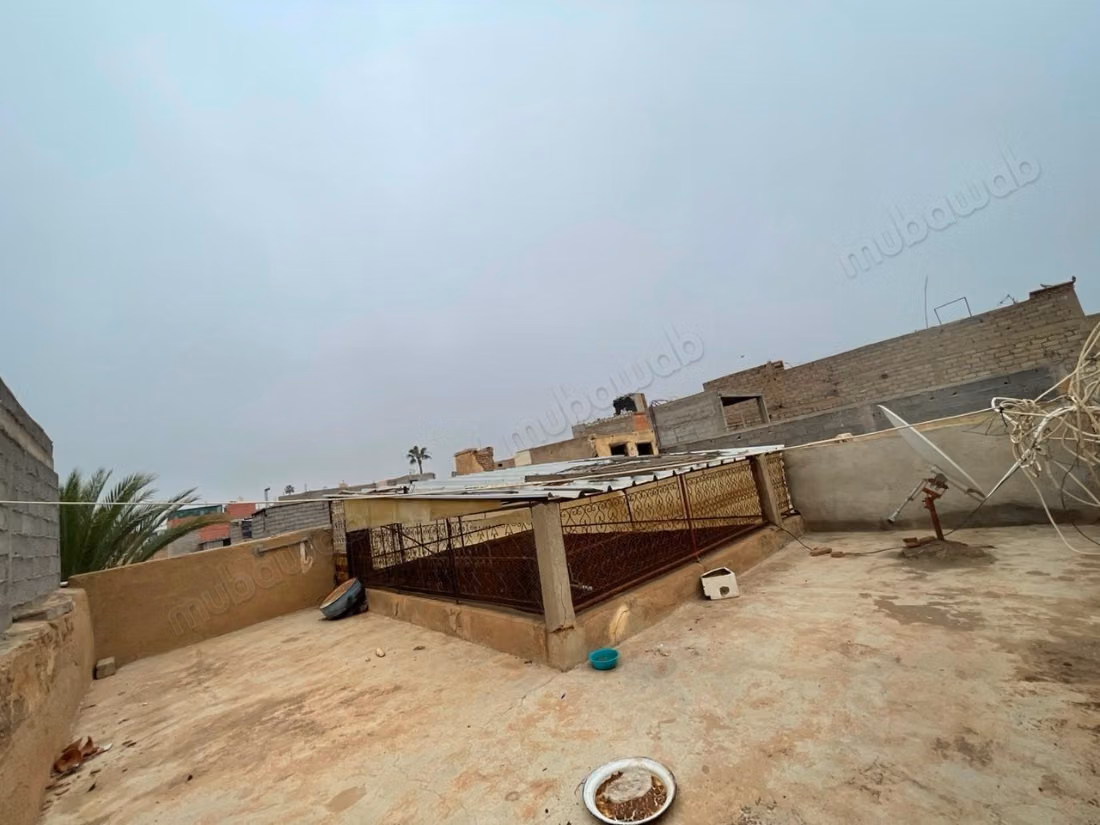 Riad with rooftop – 148 m² – 7 possible rooms – Medina, Zaouia