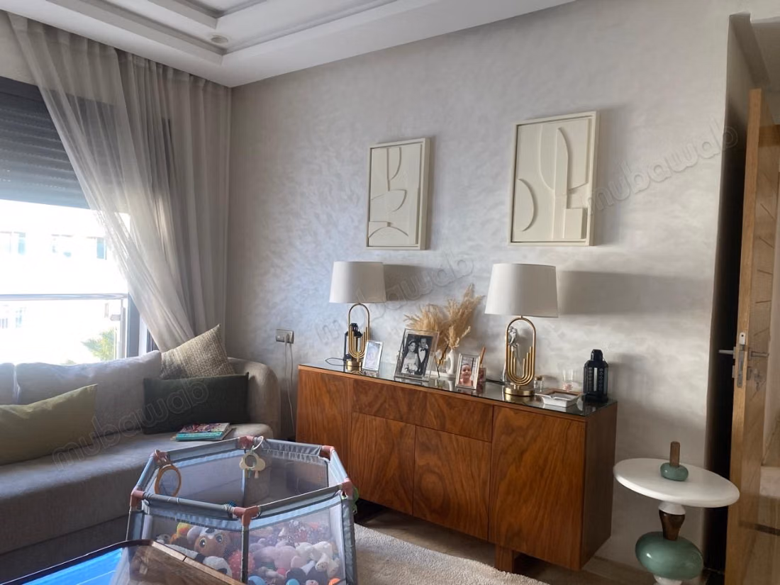 For rent apartment in Bachkou neighborhood. 3 large rooms. Contemporary living room
