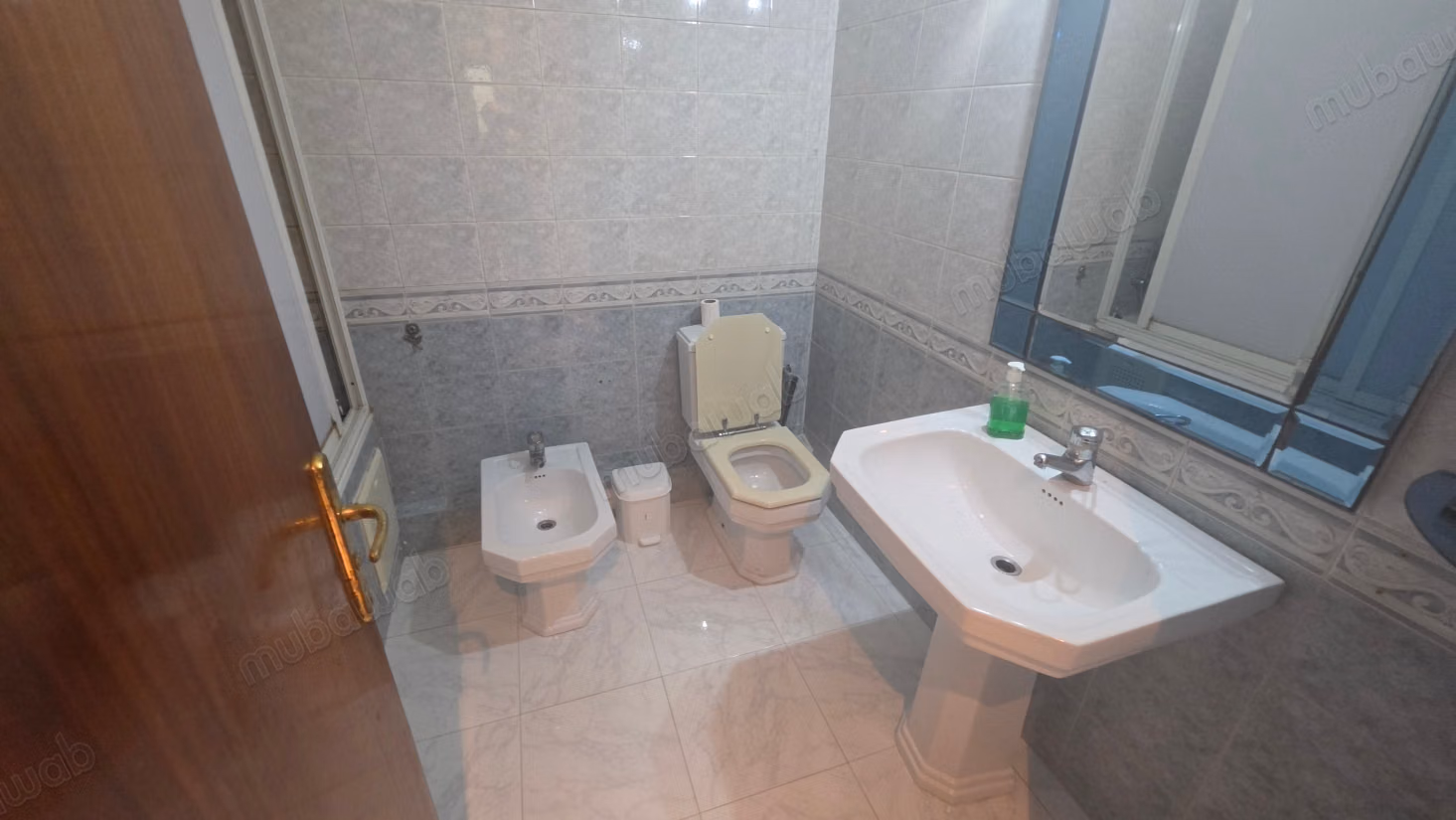 Apartment on a floor at Palmier