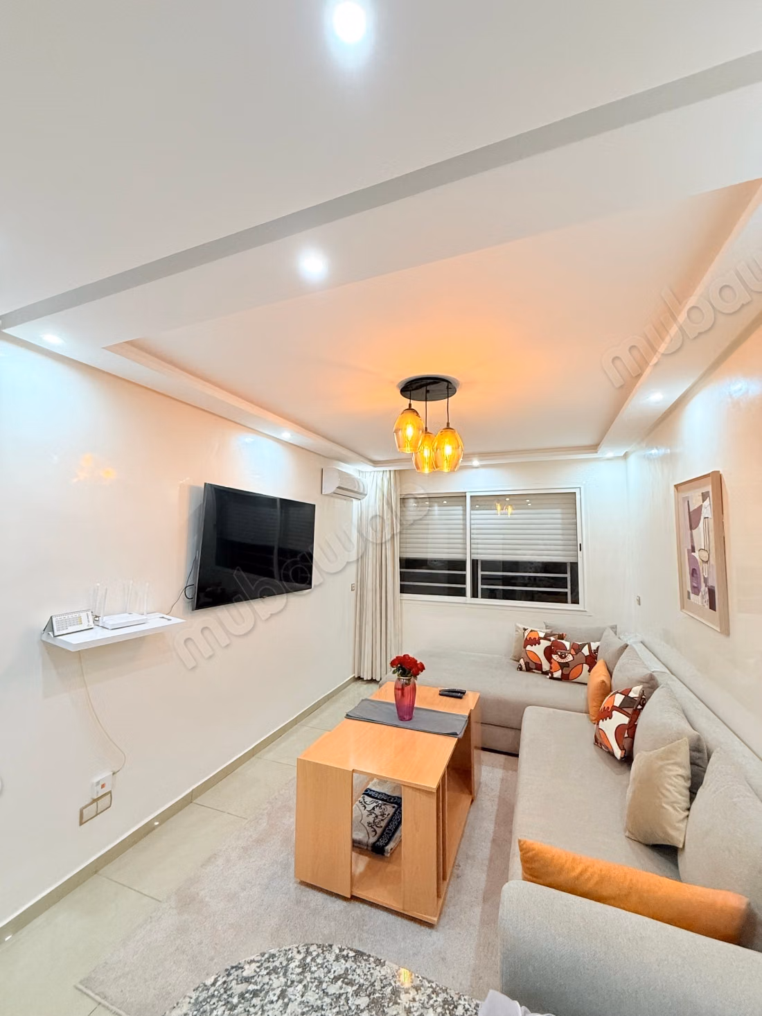 Louez cet appartement à Hay Mohammadi. 
Surface totale 55 m². 
Meublé