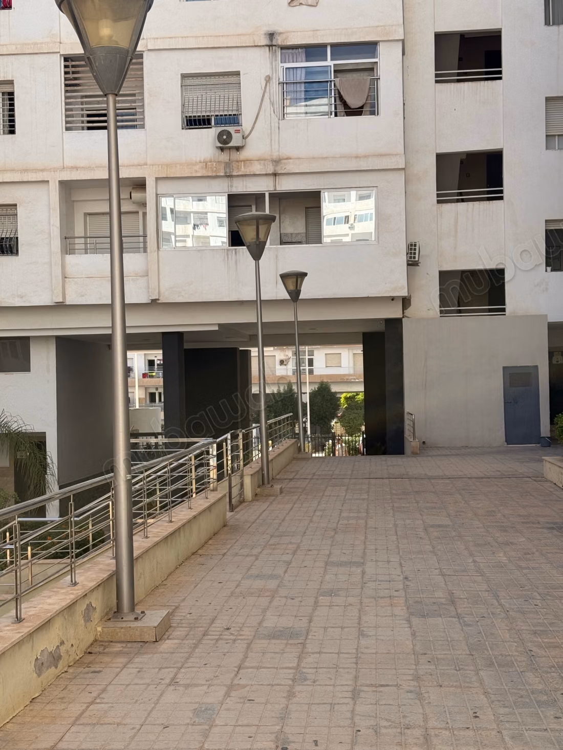 Louez cet appartement à Hay Mohammadi. 
Surface totale 55 m². 
Meublé