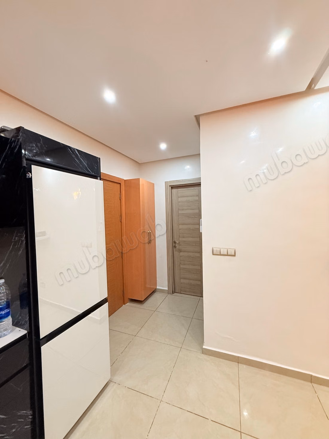 Louez cet appartement à Hay Mohammadi. 
Surface totale 55 m². 
Meublé