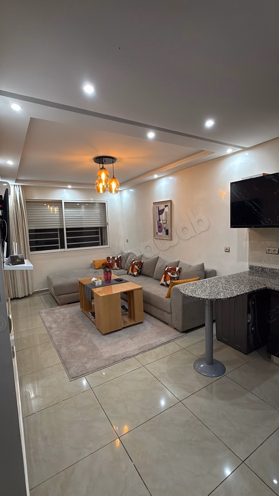 Louez cet appartement à Hay Mohammadi. 
Surface totale 55 m². 
Meublé