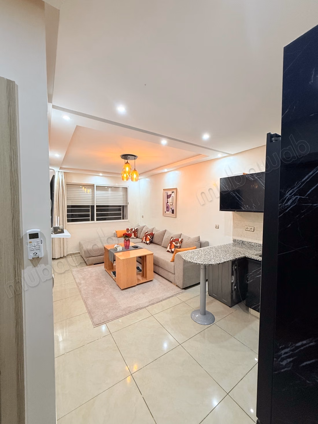 Louez cet appartement à Hay Mohammadi. 
Surface totale 55 m². 
Meublé
