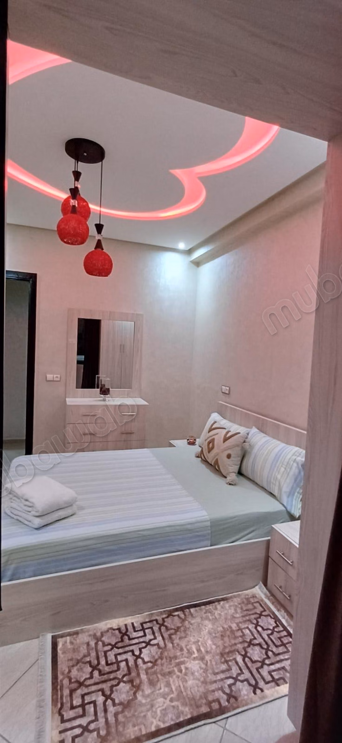 Superbe appartement à louer à Hay Salam. 
2 belles chambres. 
Bien meublé