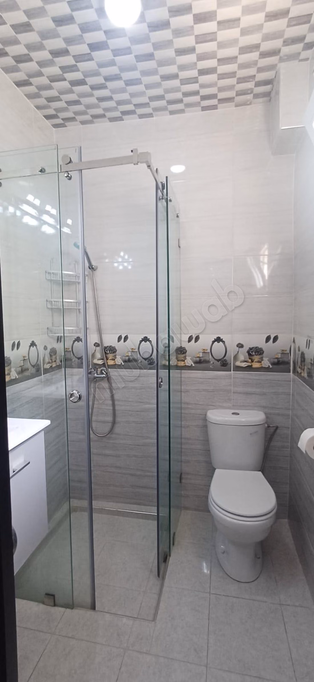 Superbe appartement à louer à Hay Salam. 
2 belles chambres. 
Bien meublé