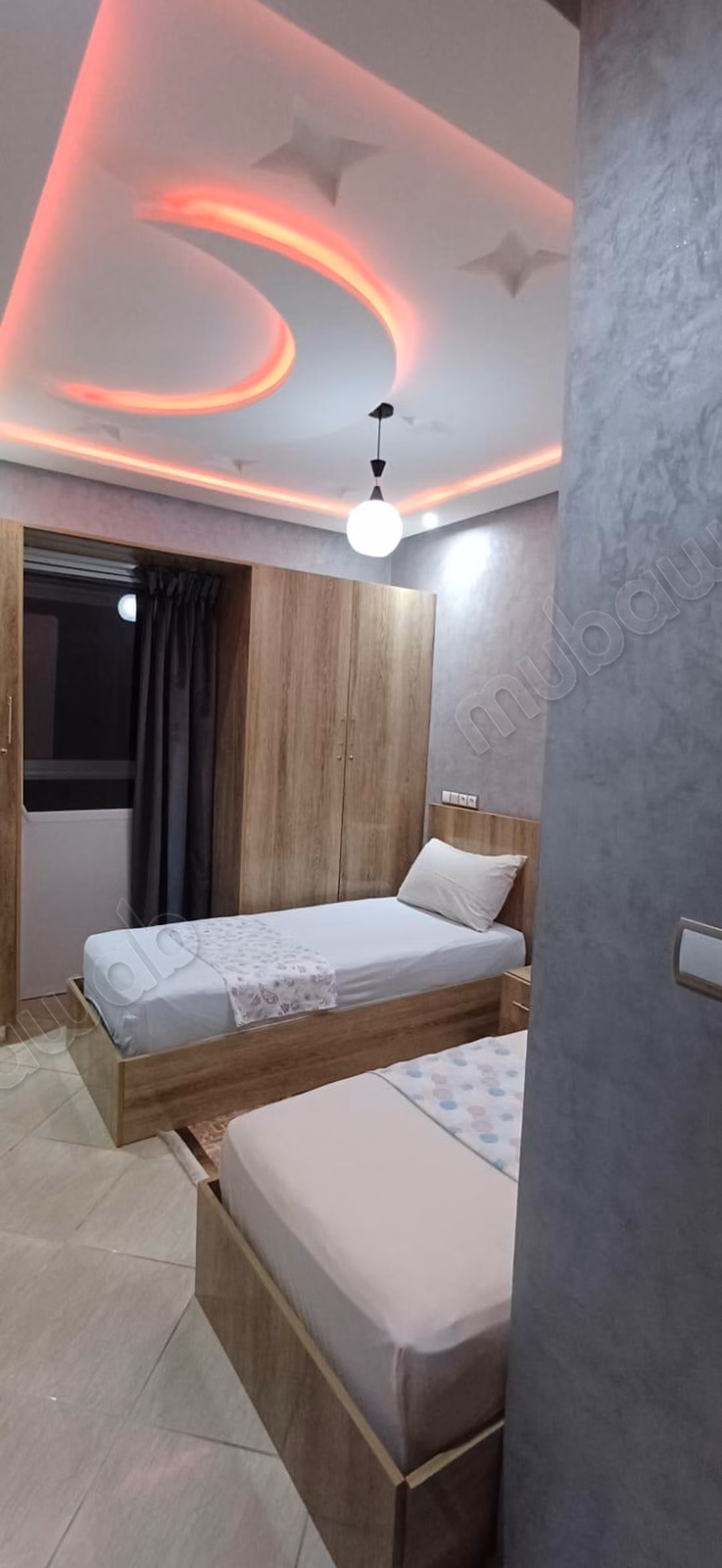 Superbe appartement à louer à Hay Salam. 
2 belles chambres. 
Bien meublé