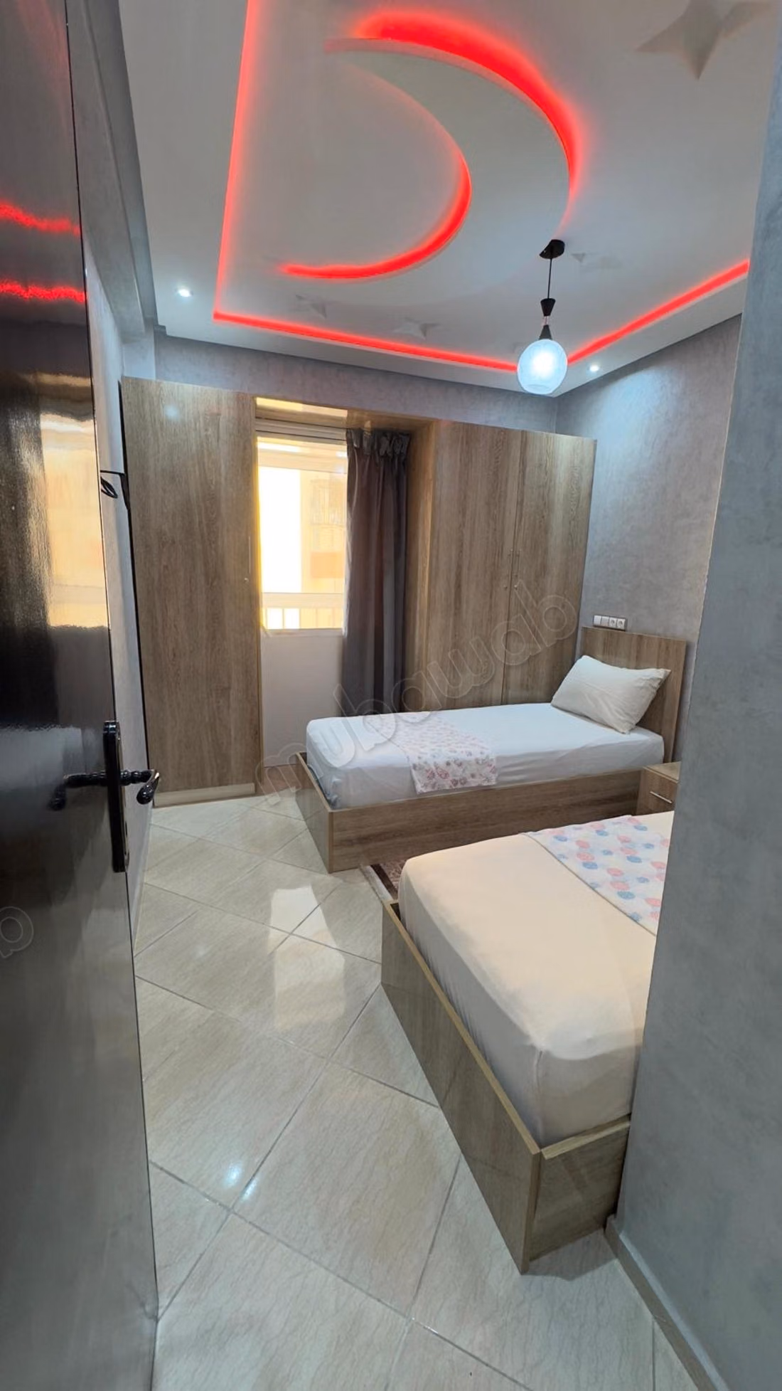 Superbe appartement à louer à Hay Salam. 
2 belles chambres. 
Bien meublé