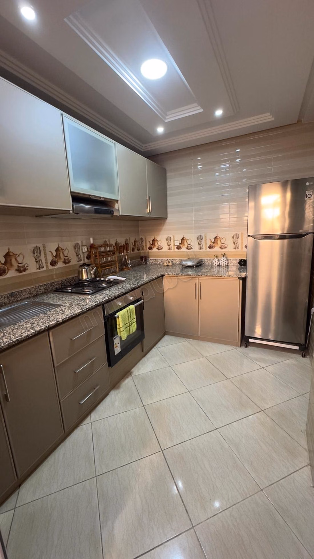 Superbe appartement à louer à Hay Salam. 
2 belles chambres. 
Bien meublé