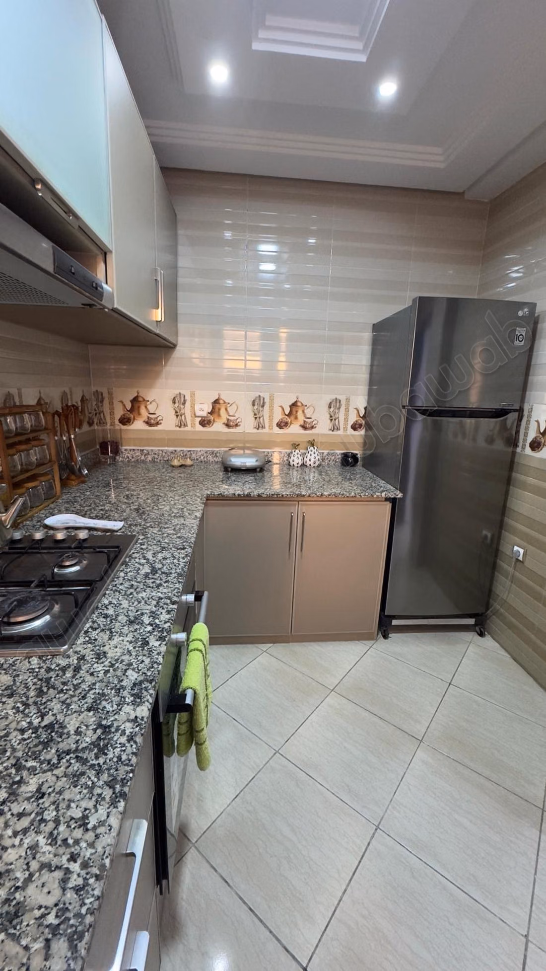 Superbe appartement à louer à Hay Salam. 
2 belles chambres. 
Bien meublé