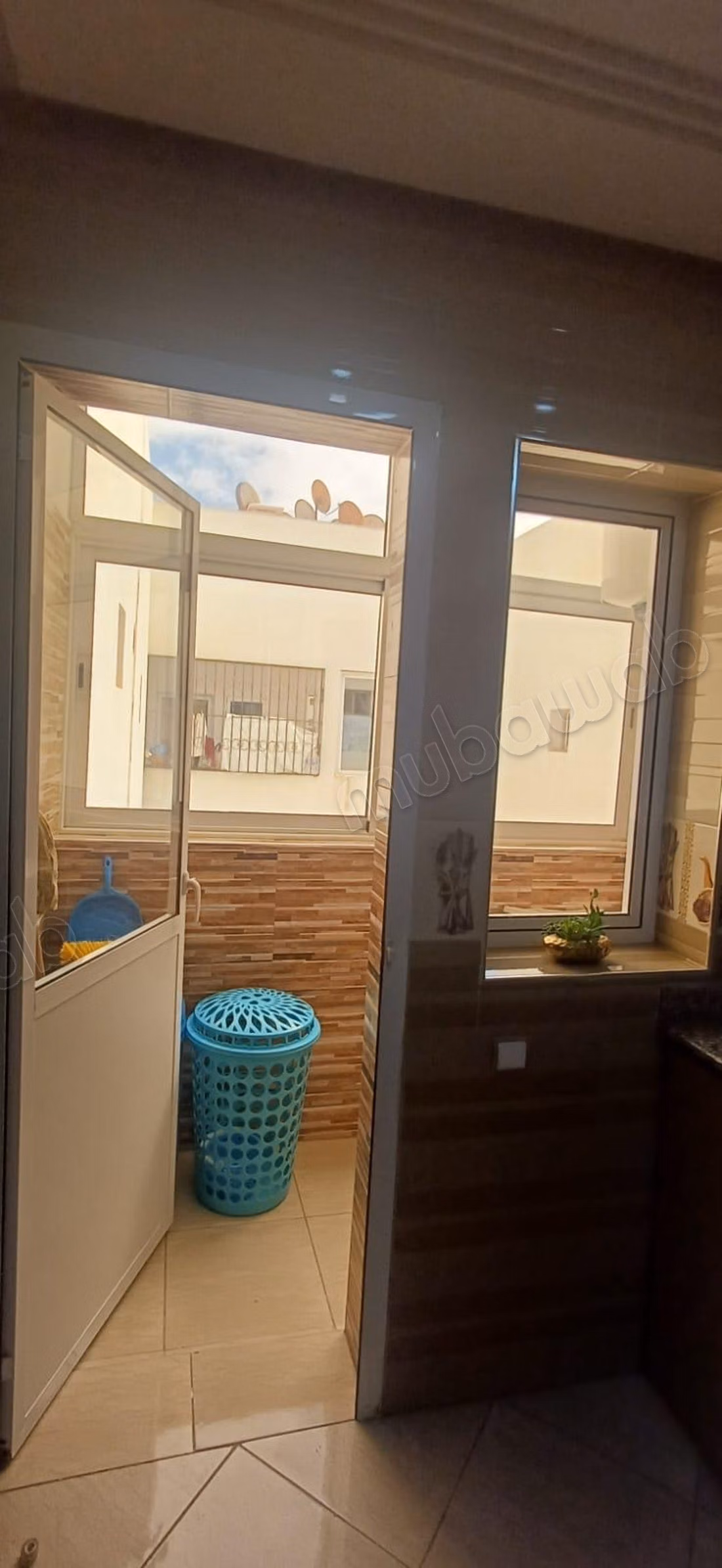 Superbe appartement à louer à Hay Salam. 
2 belles chambres. 
Bien meublé