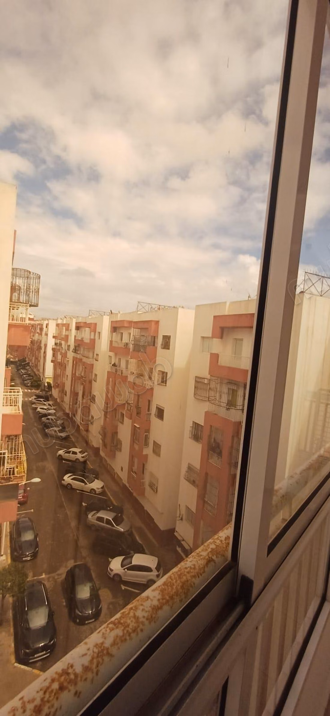 Superbe appartement à louer à Hay Salam. 
2 belles chambres. 
Bien meublé