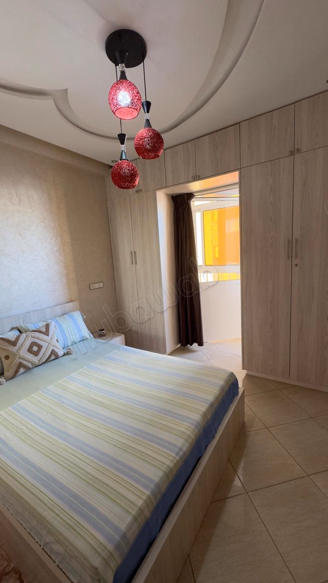 Superbe appartement à louer à Hay Salam. 
2 belles chambres. 
Bien meublé