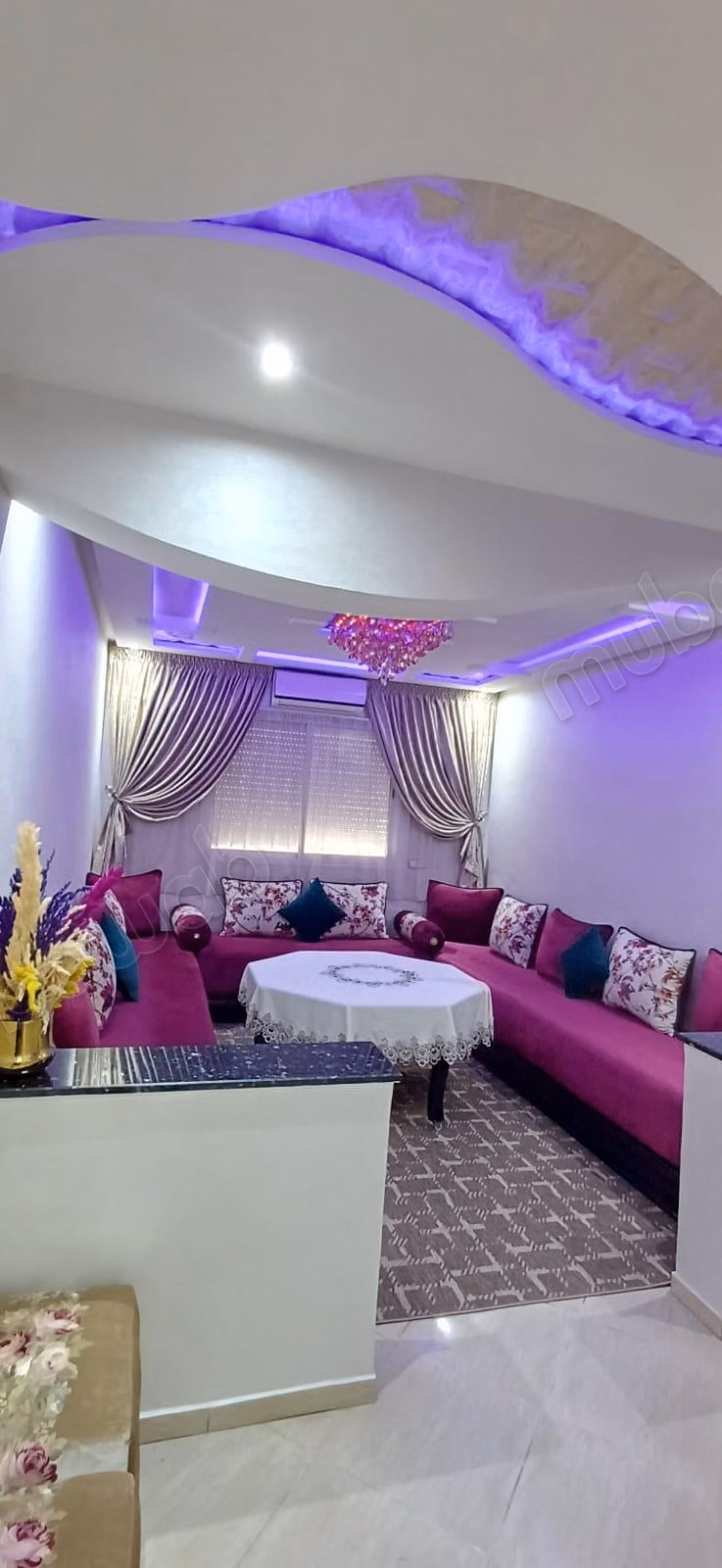 Superbe appartement à louer à Hay Salam. 
2 belles chambres. 
Bien meublé
