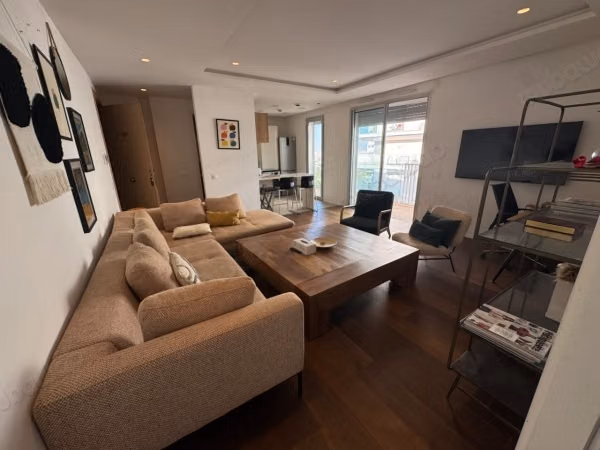 Hermoso estudio amueblado con terraza en Casa Finance City