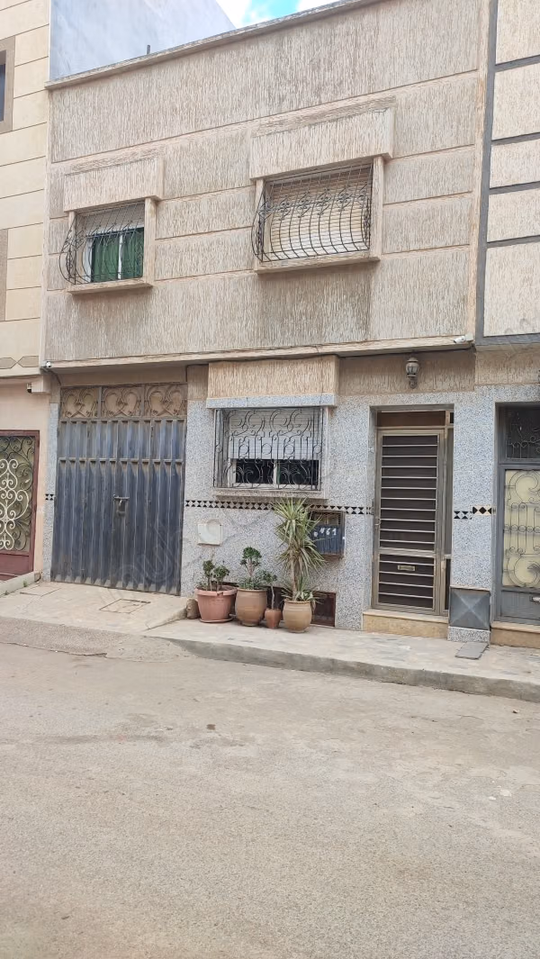Maison R1 avec sous sol et garage – Sidi Maarouf