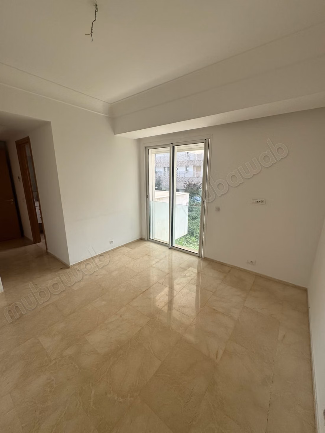 Molto bel appartamento in affitto vuoto a Casa Finance City