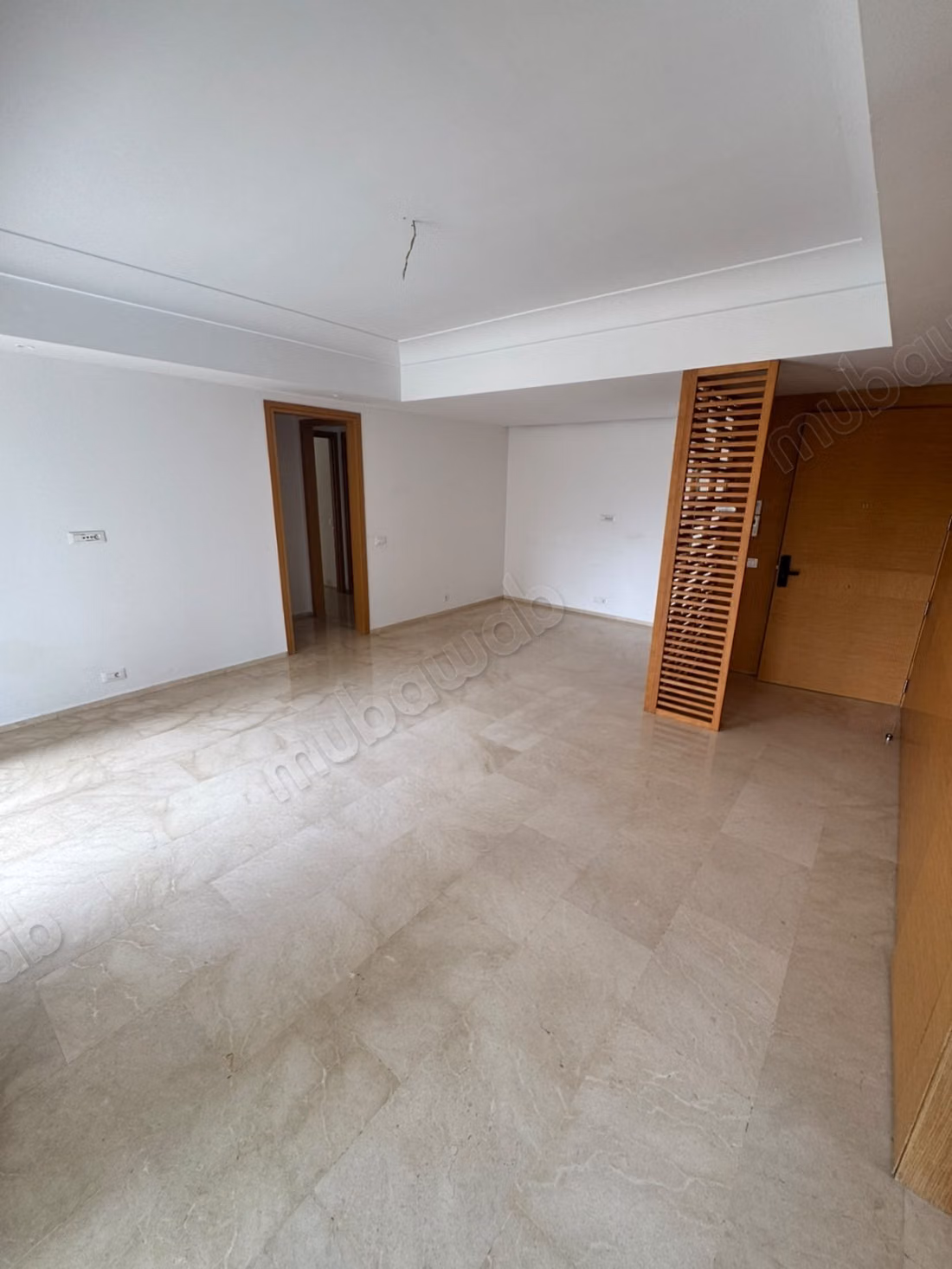 Molto bel appartamento in affitto vuoto a Casa Finance City