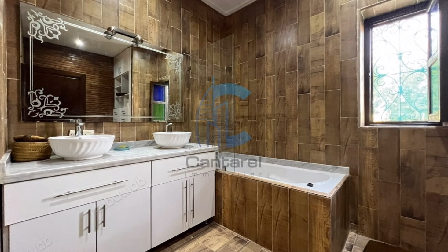 Villa riad de una sola planta con 5 a 7 habitaciones y 27,493 m² de terreno con olivar en venta en Sidi Abdellah Ghiat