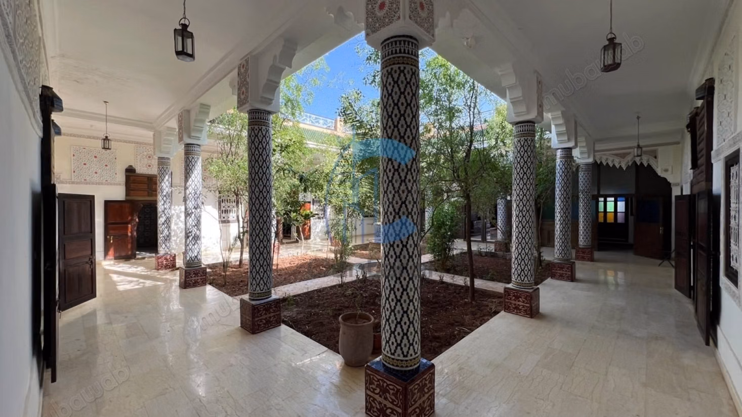 Villa riad de una sola planta con 5 a 7 habitaciones y 27,493 m² de terreno con olivar en venta en Sidi Abdellah Ghiat