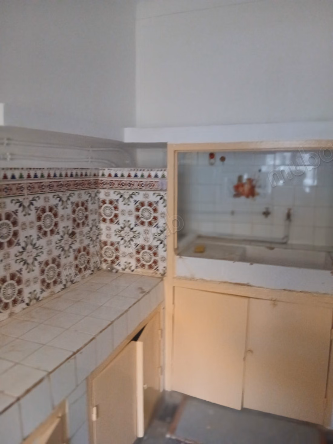 Superbe appartement à louer à Béni Mellal. 1 chambre. Salon traditionnel marocain