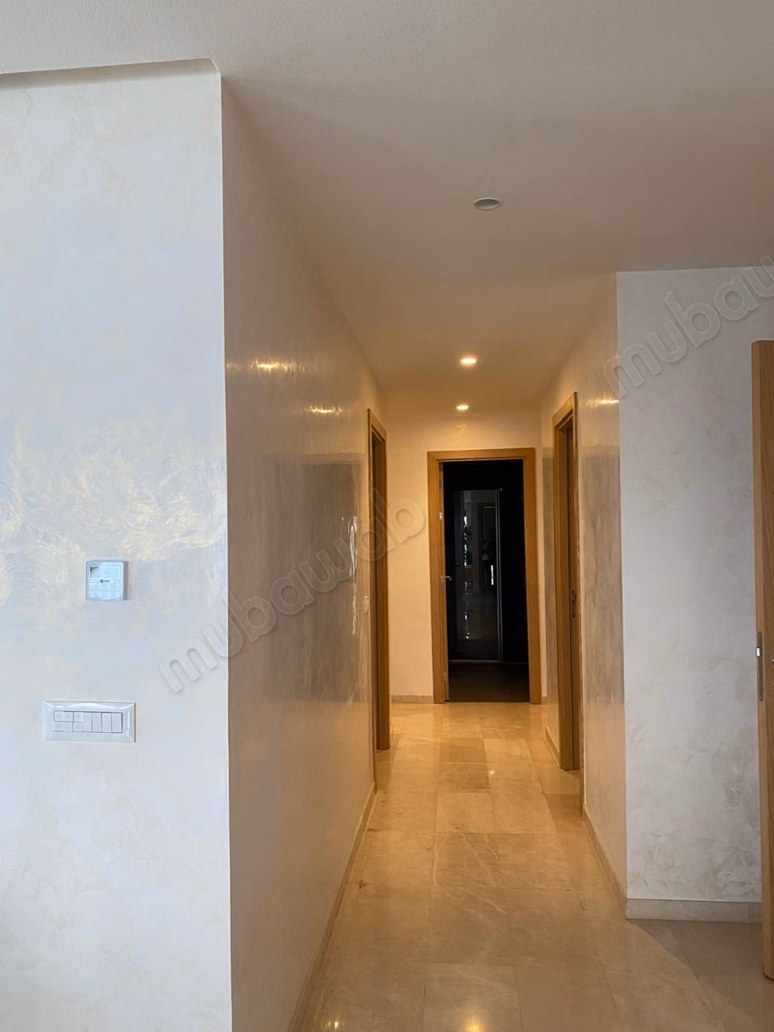 Très bel appartement en location à Hay Ach chbanat.
Surface de 180 m².
Bien meublé