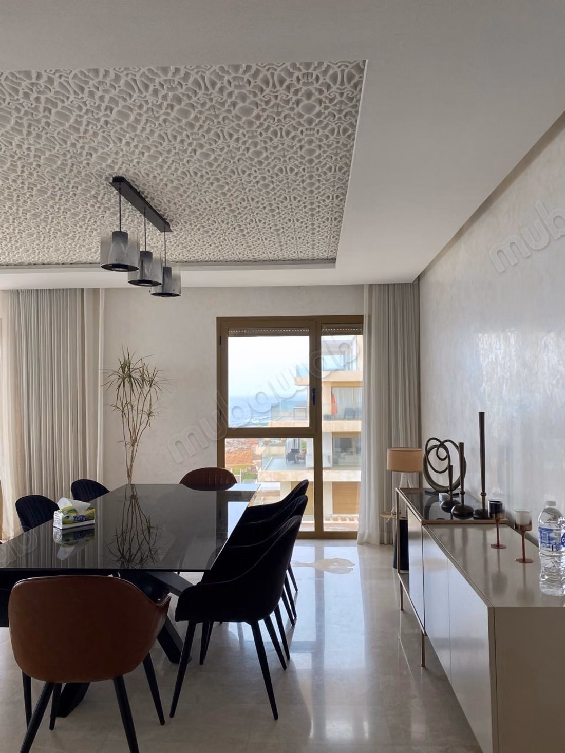Très bel appartement en location à Hay Ach chbanat.
Surface de 180 m².
Bien meublé