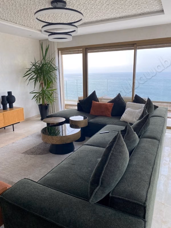 Très bel appartement en location à Hay Ach chbanat.
Surface de 180 m².
Bien meublé