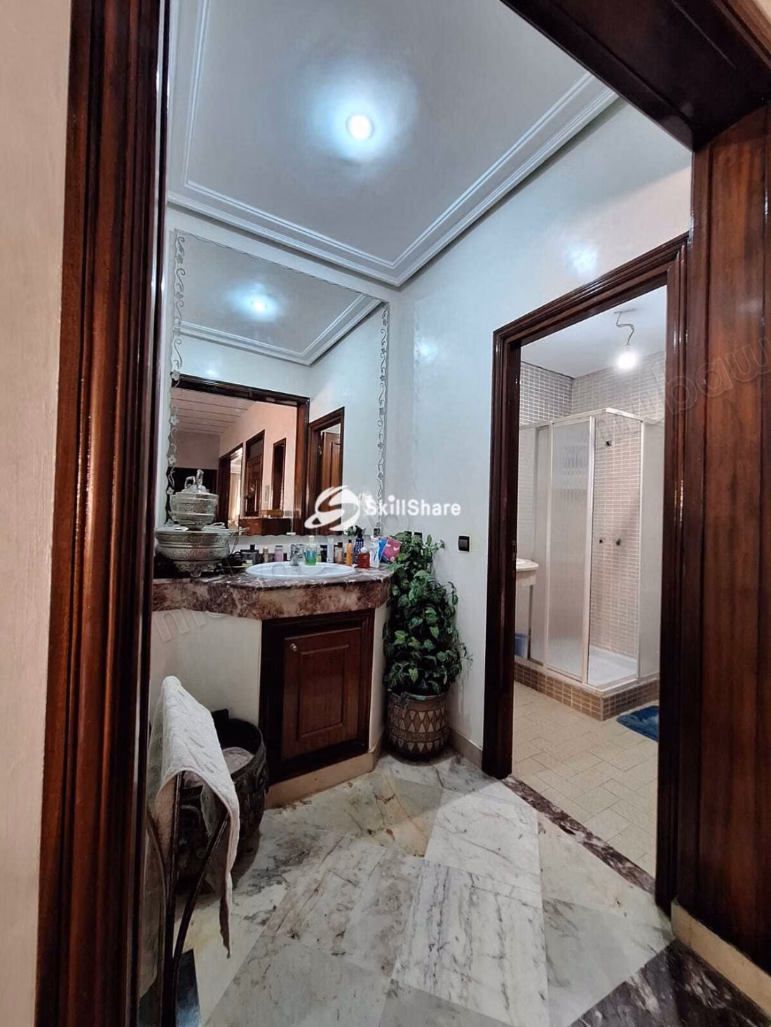 Appartement 169 m² winkel 54 m² te koop Tah
