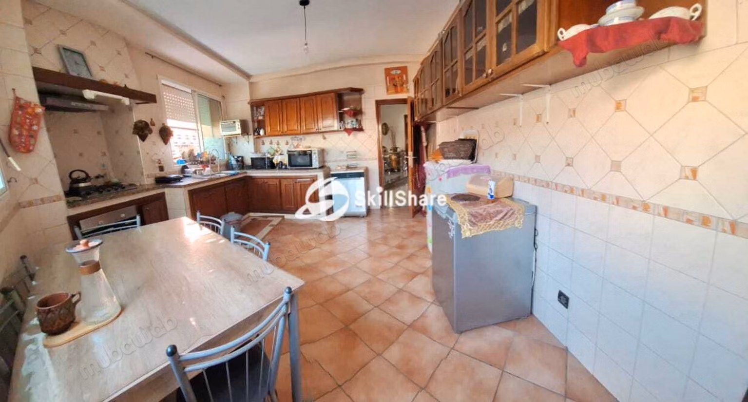 Appartement 169 m² winkel 54 m² te koop Tah