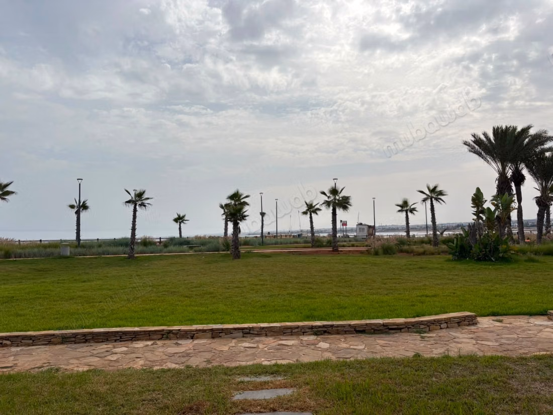 Magnífica villa moderna con vista directa al mar
