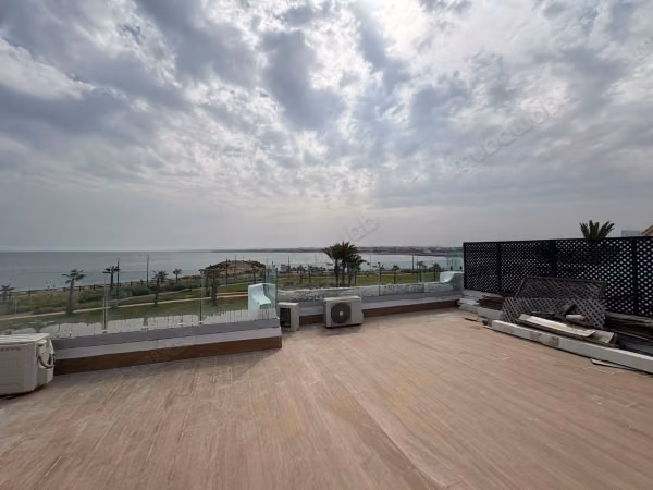 Magnificent modern villa with direct sea view
