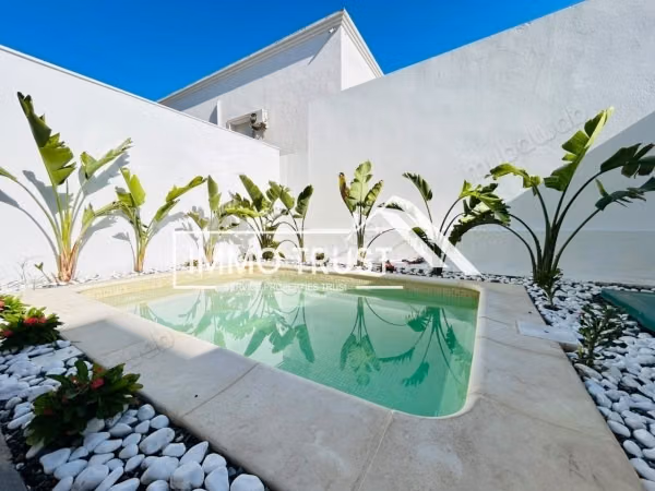 Appartamento S1 nuovo con piscina a La Soukra