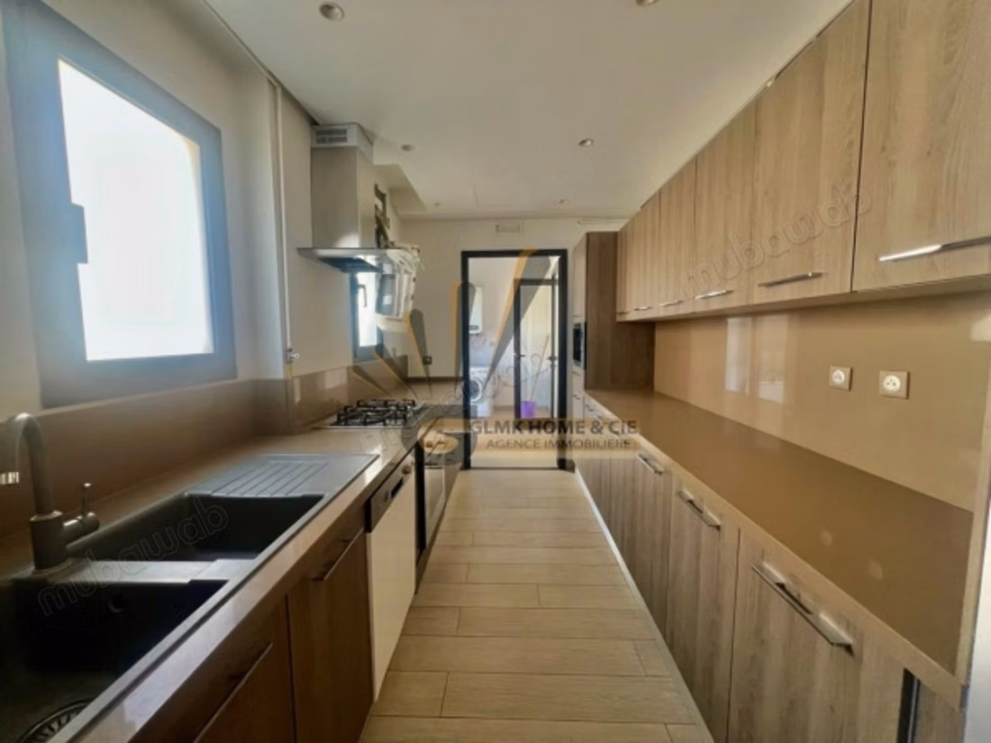 Spacieux appartement à Louer au Lac 2