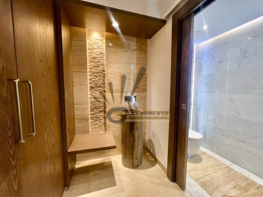 Spacieux appartement à Louer au Lac 2