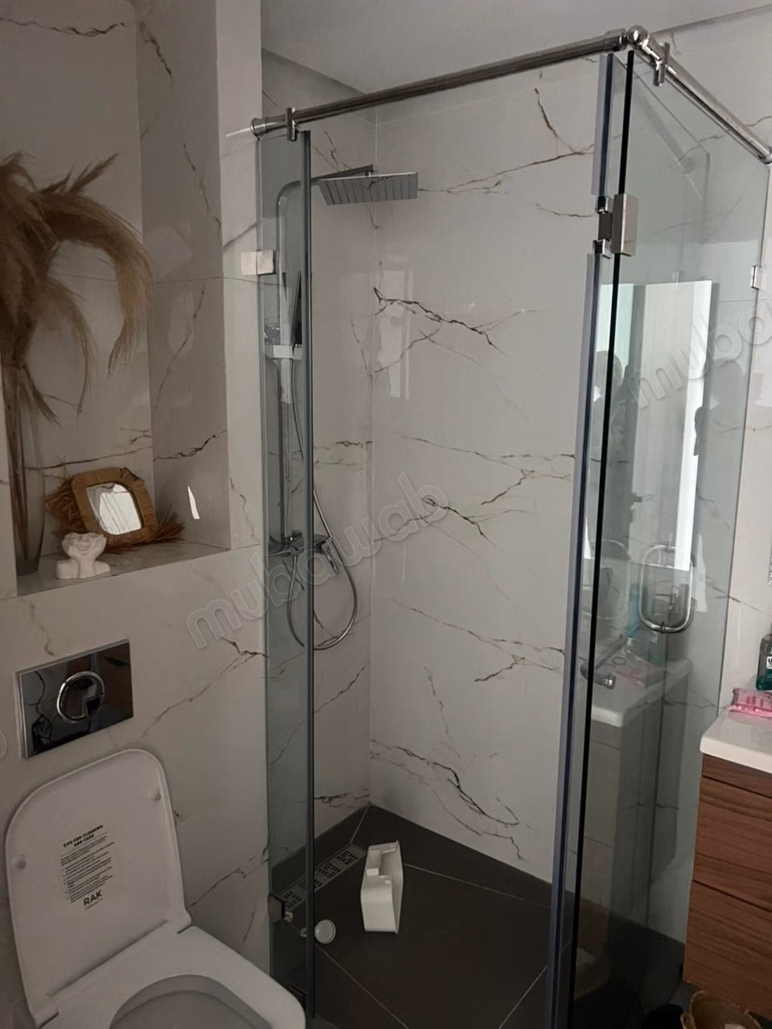 Apartment for sale near CFC and Khalif Hospital